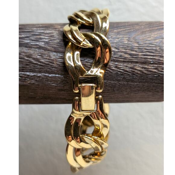 Vintage Monet Gold Tone Curb Double Link Bracelet W/ Fold Over Clasp - Picture 2 of 7